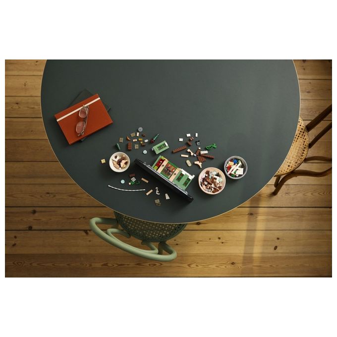 LEGO 10362 Icons Kit Modellismo Fai da Te per Adulti con Libreria Decorativa e Café Francese 1101 Pezzi colore Nero