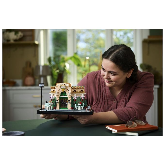 LEGO 10362 Icons Kit Modellismo Fai da Te per Adulti con Libreria Decorativa e Café Francese 1101 Pezzi colore Nero