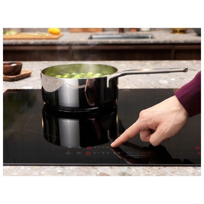 Electrolux CIL63443 Serie 600 Piano cottura a induzione 60 cm 4 zone Bridge Hob2Hood Slider Touch colore Nero