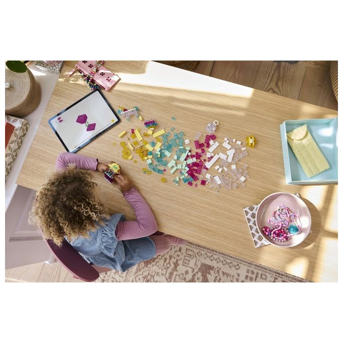 LEGO Classic Scatola Magica Trasparente - Mattoncini Colorati e Clip Portachiavi - Crea Unicorni Giocattolo Draghi Uccelli e altre Figure Kit Arti e Mestieri per Bambine e Bambini da 5 Anni - 11040