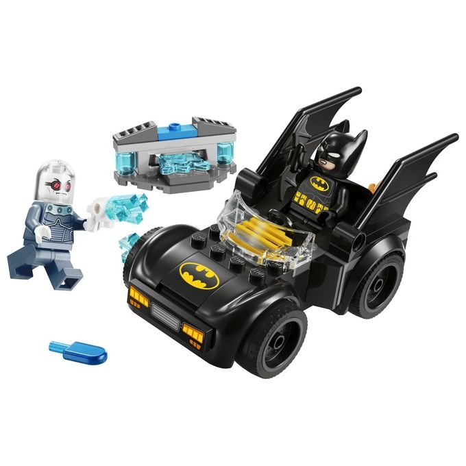 LEGO DC Batman e Batmobile Contro Mr. Freeze - Macchina Giocattolo del Supereroe con 2 Minifigure Accessori e Starter Brick per l'Auto Giochi per Bambini e Bambine da 4 Anni in su Idea Regalo 76301
