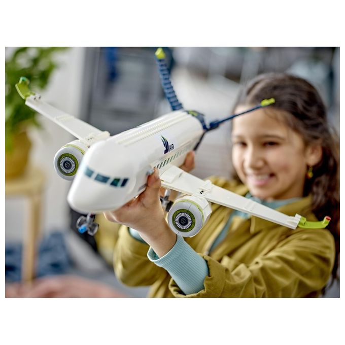LEGO City 60367 Aereo Passeggeri, Modellino di Aeroplano Giocattolo da Costruire con 9 Minifigure e Veicoli dell'Aeroporto