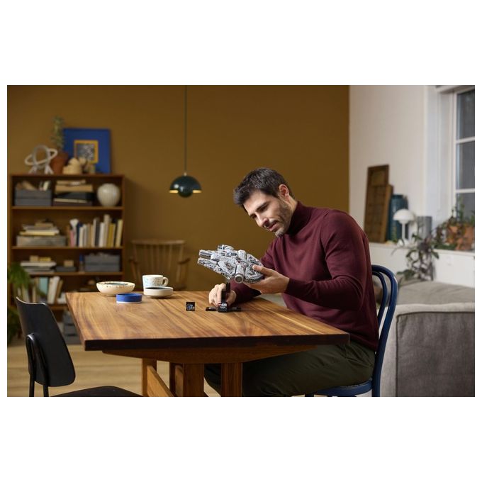 LEGO Star Wars 75375 Millennium Falcon, Modellino da Costruire di Astronave per Adulti, Idee Regalo Lui, Lei, Marito o Moglie