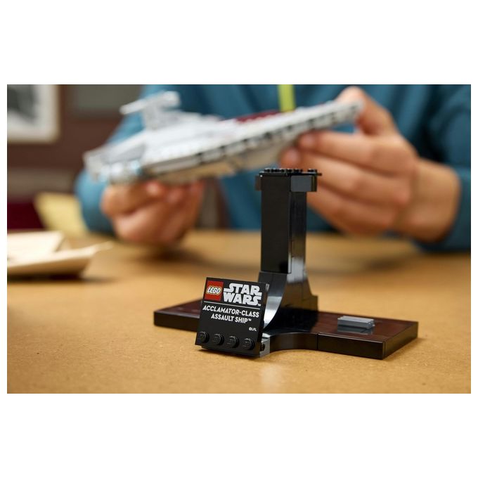 LEGO Star Wars 75404 Nave d'Assalto Classe Acclamator, Modellino da Costruire di Astronave da Collezione con Supporto, Idea Regalo di Compleanno per Adulti, Uomo, Donna e Fan dell'Attacco dei Cloni