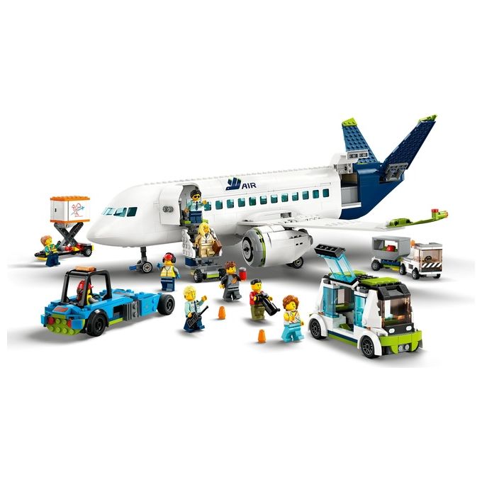 LEGO City 60367 Aereo Passeggeri, Modellino di Aeroplano Giocattolo da Costruire con 9 Minifigure e Veicoli dell'Aeroporto