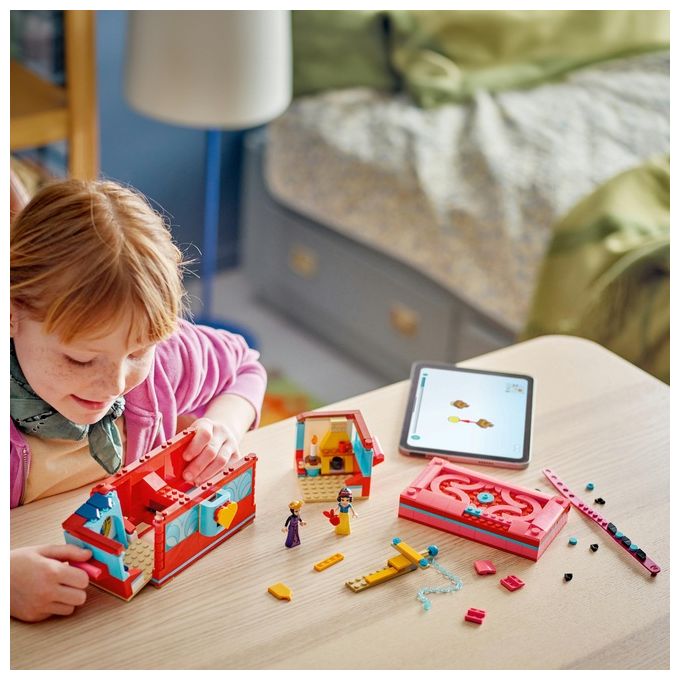 LEGO Disney Portagioie di Biancaneve Giocattolo Principesse da Costruire Giochi per Bambine e Bambini da 6 Anni con Mini Bamboline Accessori e un Braccialetto Personalizzabile Idea Regalo 43276