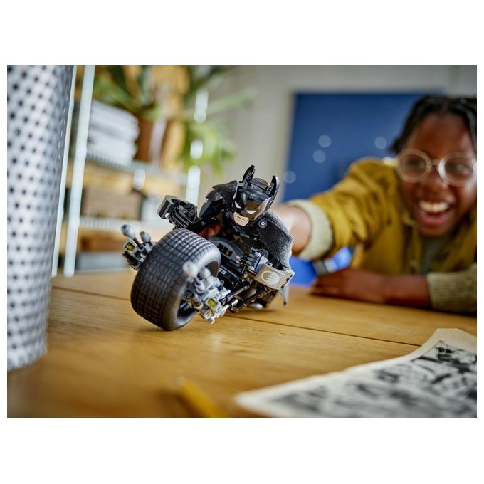 LEGO DC Il Personaggio Costruibile di Batman con Bat-Pod Moto e Action Figure Giocattolo da Il Cavaliere Oscuro da Costruire Regalo da Supereroi per Bambini Bambine e Adulti da Collezione 76273