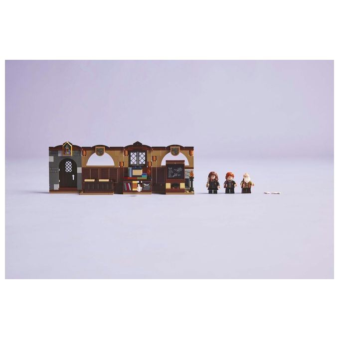 LEGO Harry Potter Castello di Hogwarts: Lezione di Incantesimi con 3 Minifigure da Collezione tra cui Hermione Granger e Ron Weasley con Funzione di levitazione Giochi per Bambini e Bambini da 8 Anni