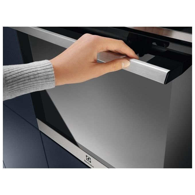 Electrolux serie 800 EOB9S21WX Forno a vapore SteamBoost da incasso 70 Litri Classe A++ 21 funzioni Wi-Fi 60 cm Termosonda 2 programmi di pulizia Nero-Acciaio Inox Antimpronta