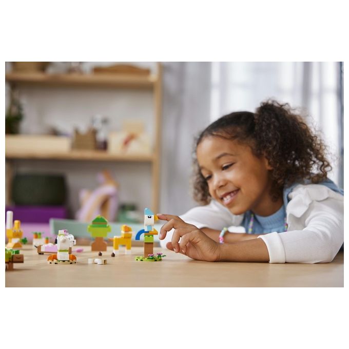 LEGO Classic 11034 Animali Domestici Creativi, Giocattolo per Bambini di 5+ Anni per Costruire Cane, Gatto e Altri Animali