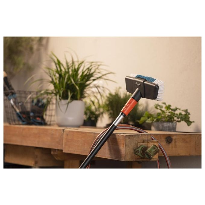 Gardena Cleansystem Spazzola di Pulizia con Manico Duro