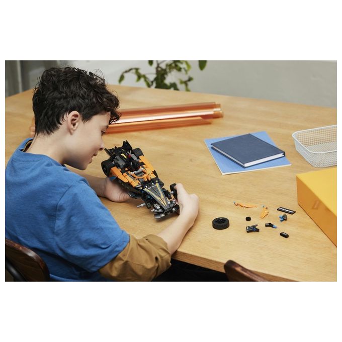 LEGO Technic 42169 NEOM McLaren Formula E Race Car, Macchina Giocattolo per Bambini 9+, Modellino di Auto F1 da Costruire