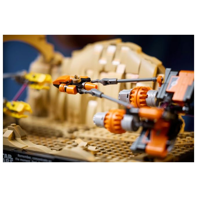 LEGO Star Wars Diorama Gara dei Sgusci su Mos Espa di Anakin Skywalker, Kit Modellismo per Adulti dal Film La Minaccia Fantasma, Gadget da Collezione
