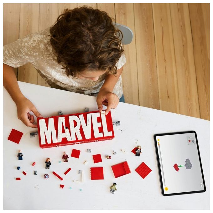 LEGO Marvel Logo e Minifigure MARVEL 76313