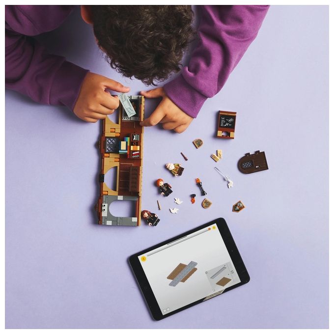 LEGO Harry Potter Castello di Hogwarts: Lezione di Incantesimi con 3 Minifigure da Collezione tra cui Hermione Granger e Ron Weasley con Funzione di levitazione Giochi per Bambini e Bambini da 8 Anni