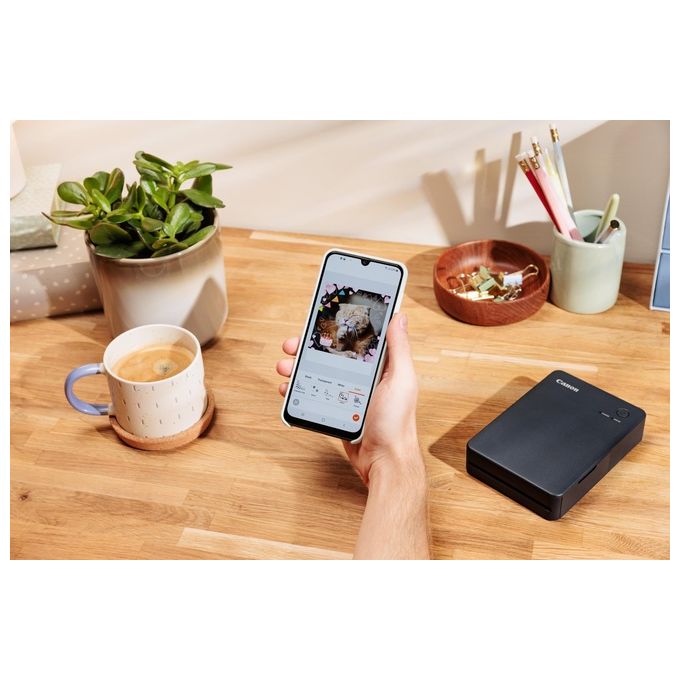 Canon Stampante portatile SELPHY QX20: per la stampa Wi-Fi direttamente dal tuo dispositivo smart. Stampa a sublimazione 2 formati di stampe con adesivo rimovibile e ricarica USB-C - Nero
