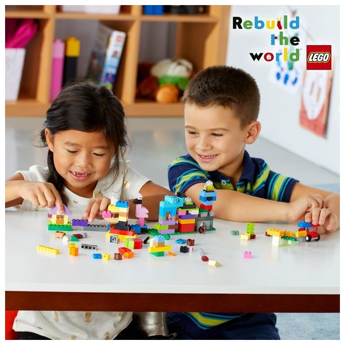 LEGO Classic Valigetta Creativa 10713 Contenitore Mattoncini Colorati con Macchina Giocattolo, Nave, Casa, Castello e Animali da Costruire, Giochi per l'Apprendimento per Bambini e Bambine da 4 Anni