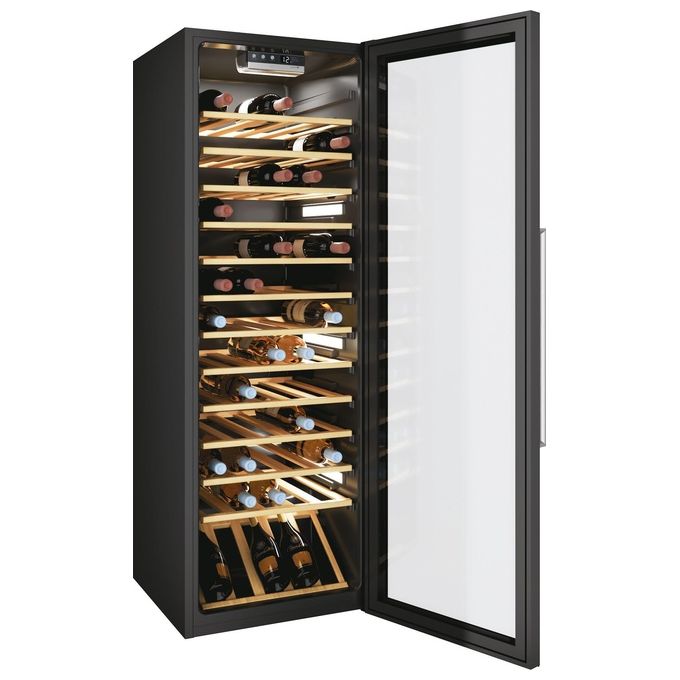 Candy CWC 200 EELW-N Vino Cantina 81 Bottiglie Classe energetica A 12 ripiani in Legno + 1 wine rack Wifi 146 cm Nero