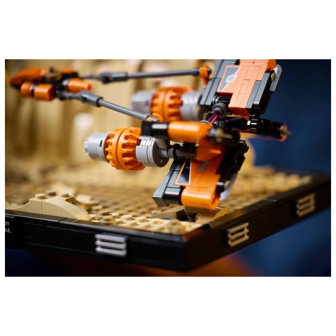 LEGO Star Wars Diorama Gara dei Sgusci su Mos Espa di Anakin Skywalker, Kit Modellismo per Adulti dal Film La Minaccia Fantasma, Gadget da Collezione