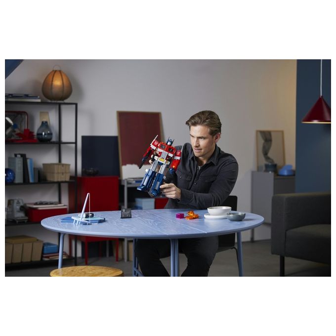 LEGO Icons Optimus Prime, Modellino da Costruire 2 in 1 del Leader dei Transformers, Set da Collezione per Adulti, 10302