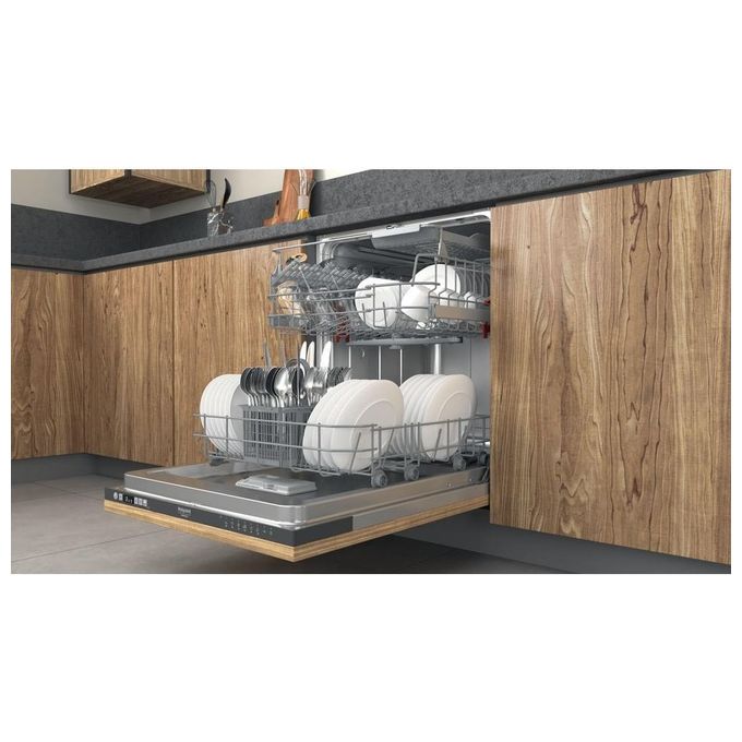 Hotpoint HI 5010 C A Lavastoviglie da incasso a Scomparsa Totale 13 Coperti Classe energetica F 14 progammi Terzo cesto 60 cm
