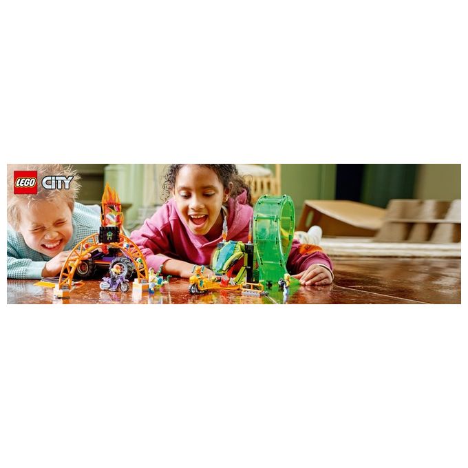 LEGO 60339 Arena delle acrobazie Set da costruzione 598 pezzi 7 minifigure colore Multicolore