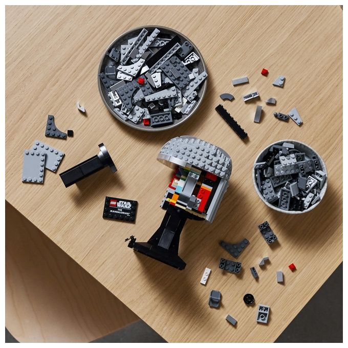 LEGO Star Wars 75328 Casco del Mandaloriano, Elmo da Collezione, Regalo per Adulti da Esposizione di Guerre Stellari