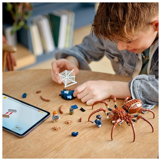 LEGO Harry Potter Aragog nella Foresta Proibita Grande Ragno Giocattolo da Costruire con Parti Snodabili Giochi di Magia per Bambini e Bambine da 7 Anni in su con 2 Minifigure e Accessori 76434