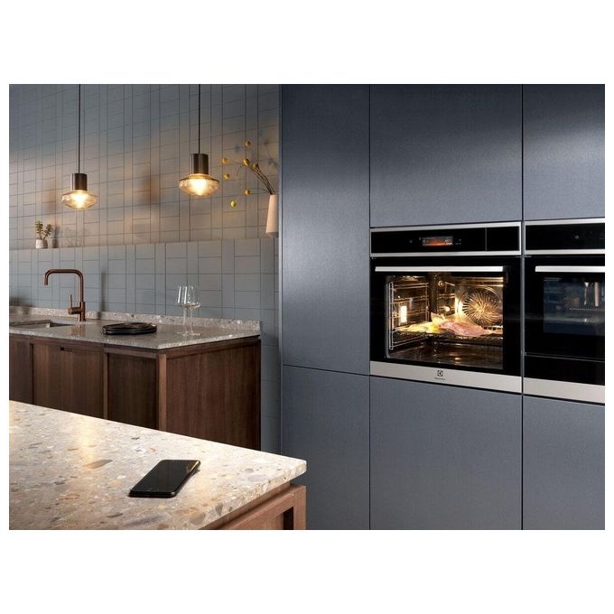 Electrolux serie 800 EOB9S21WX Forno a vapore SteamBoost da incasso 70 Litri Classe A++ 21 funzioni Wi-Fi 60 cm Termosonda 2 programmi di pulizia Nero-Acciaio Inox Antimpronta