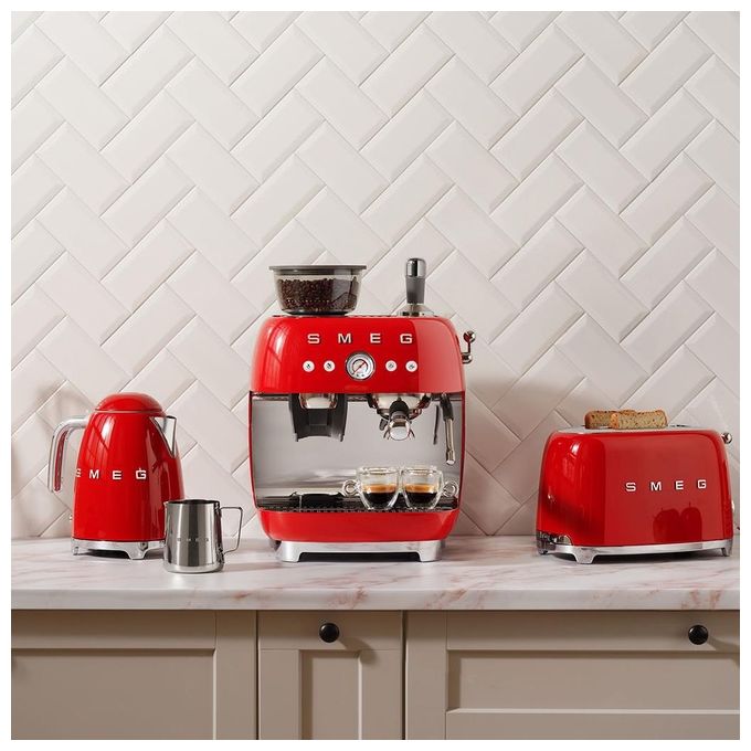 Smeg KLF03RDEU Estetica 50's Style Bollitore Elettrico Capacita' 1,7 Litri 7 Tazze Potenza 2400 W Rosso