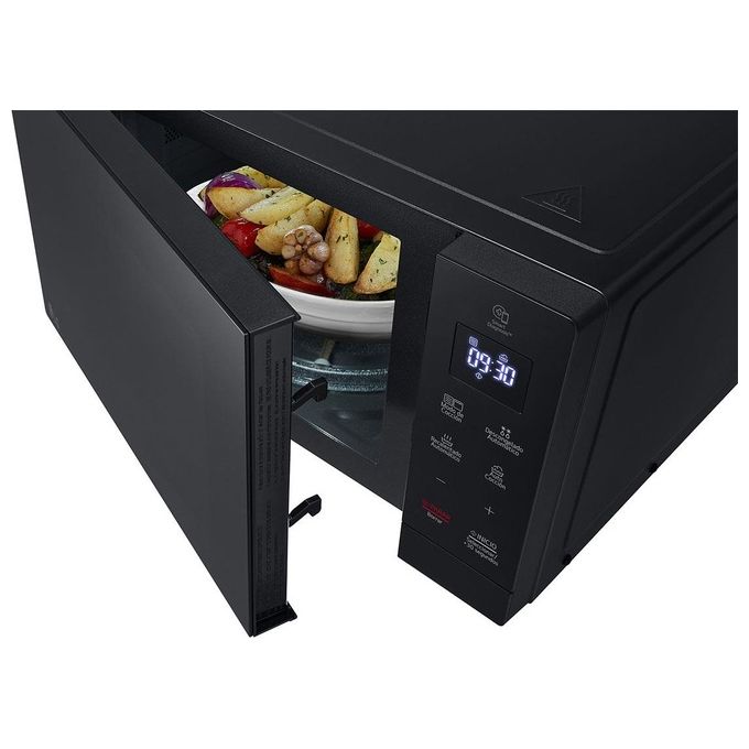 LG MH7032JAS NeoChef - Forno a Microonde con Grill 30 L, 900 W, Scongelamento Automatico e Ricette Preimpostate, Timer con Orologio e Smart Diagnosis, Colore Nero
