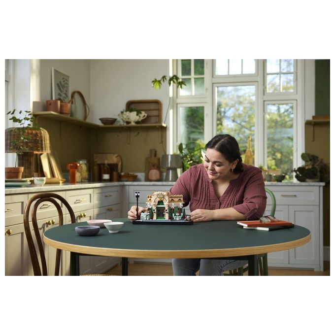 LEGO 10362 Icons Kit Modellismo Fai da Te per Adulti con Libreria Decorativa e Café Francese 1101 Pezzi colore Nero