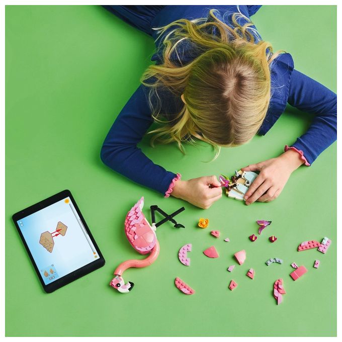 LEGO Creator 3 in 1 Animali Selvatici: Fenicottero Rosa Giocattolo - Si Trasforma in Uccello Cacatua o in Axolotl - Animali da Costruire per Bambini e Bambine da 8 Anni - Regalo di Compleanno 31170