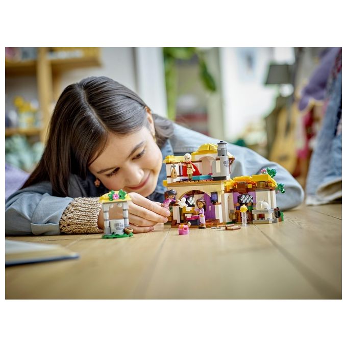 LEGO Disney Wish 43231 Il Cottage di Asha, Casa delle Bambole Giocattolo dal Film Wish, Idea Regalo per Bambine e Bambini