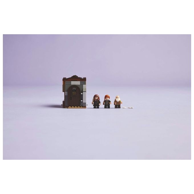 LEGO Harry Potter Castello di Hogwarts: Lezione di Incantesimi con 3 Minifigure da Collezione tra cui Hermione Granger e Ron Weasley con Funzione di levitazione Giochi per Bambini e Bambini da 8 Anni
