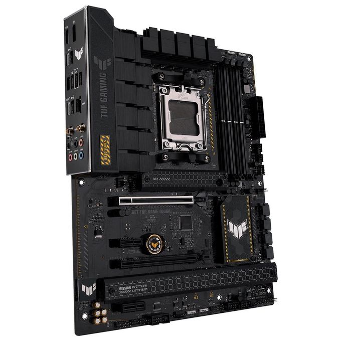 ASUS TUF GAMING B650-PLUS WIFI Scheda Madre Gaming ATX AMD B650 AM5 DDR5 4xPCI 4.0 WiFi 6 (802.11ax) Intel 2.5Gb Ethernet Realtek 7.1 3xM.2 4xSATA 6GB-s Aura Sync RGB Nero