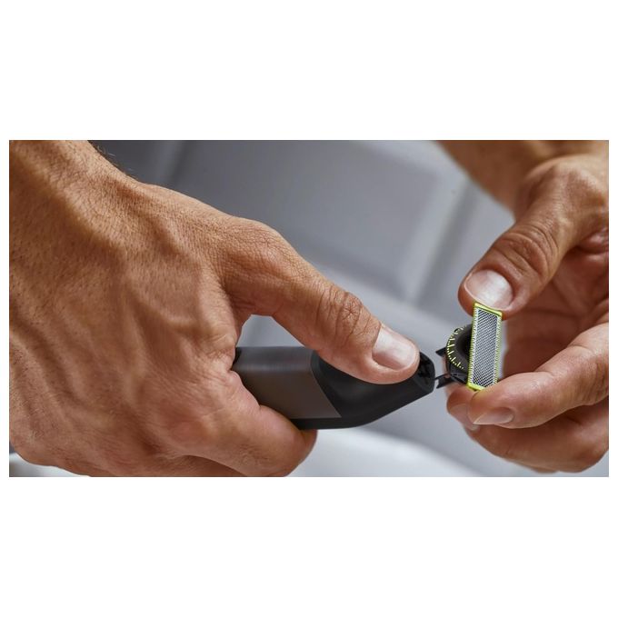 Philips QP6652 OneBlade Pro 360 Regolabarba Face Body uso Bagnato e Secco 20 livelli autonomia 120 min colore Cromo