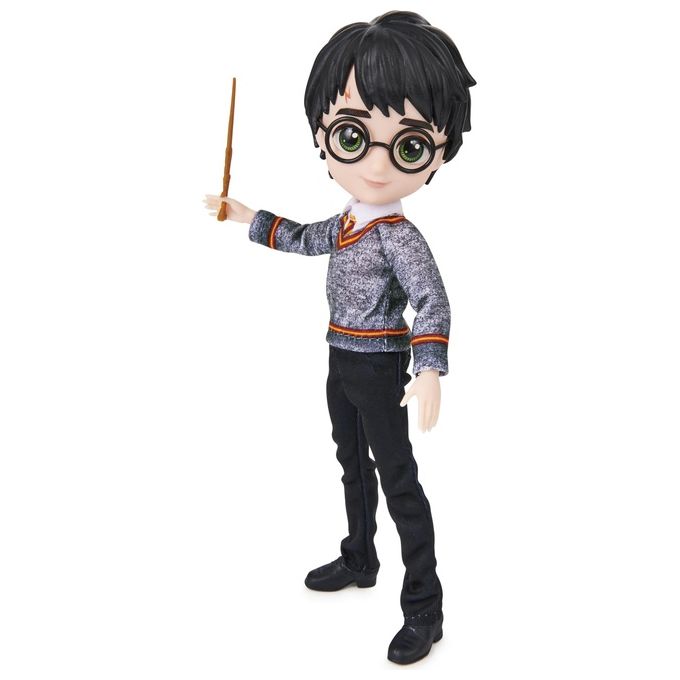 Wizarding World Bambola Articolata Harry Potter 20cm Bacchetta e Divisa di Hogwarts Inclusa