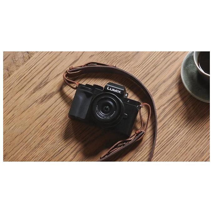 Panasonic Lumix DC-G100DKEGK Fotocamera Mirrorless Micro Quattro Terzi con Obiettivo Lumix G Vario 12-32mm F3.5-5.6 20.3MP 4K 30p e FHD 60 Video Nero