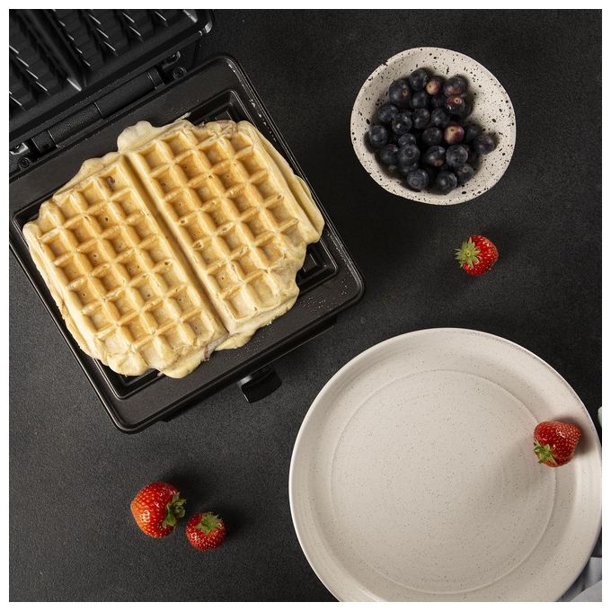 Princess 132397 Piastra Waffle Termostato Regolabile Potenza 1200 Watt 19,8x19,8 cm 2 Waffle per Sessione