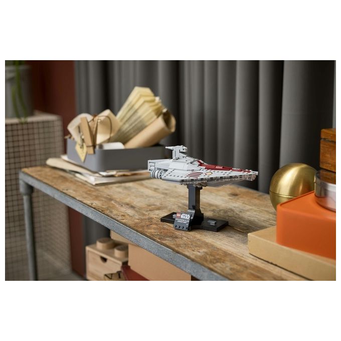 LEGO Star Wars 75404 Nave d'Assalto Classe Acclamator, Modellino da Costruire di Astronave da Collezione con Supporto, Idea Regalo di Compleanno per Adulti, Uomo, Donna e Fan dell'Attacco dei Cloni