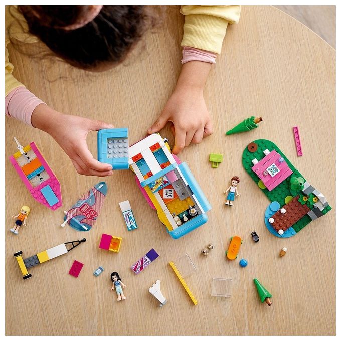LEGO Friends Camper Van nel Bosco con Barca a Vela