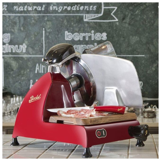 Berkel Red Line RL 250 – Affettatrice 250 mm, potenza 190 W, spessore regolabile 0–14 mm, lama in acciaio cromato, struttura in alluminio pressofuso, sistema di sicurezza Berkel, design iconico, colore Rosso