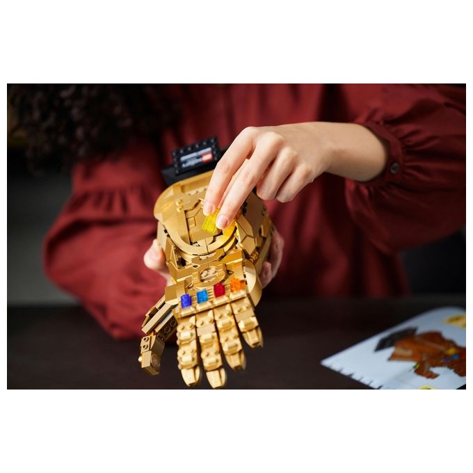 LEGO Super Heroes Marvel 76191 Guanto dell'Infinito di Thanos, Modello da Costruzione Avengers da Collezione, Set per Adulti