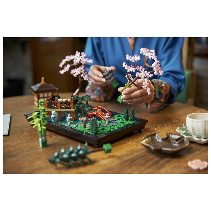 LEGO Icons 10315 Il Giardino Tranquillo, Kit Giardino Botanico Zen per Adulti con Fiori di Loto, Regalo per Donna e Uomo