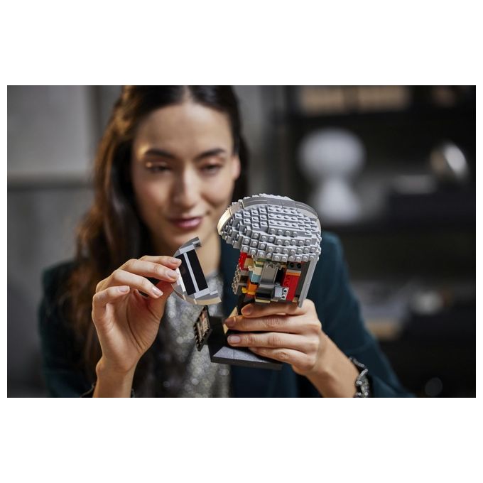 LEGO Star Wars 75328 Casco del Mandaloriano, Elmo da Collezione, Regalo per Adulti da Esposizione di Guerre Stellari