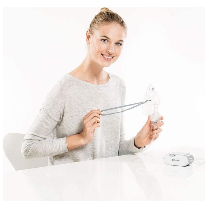 Beurer IH 58 – Aerosol a pistone con microcompressore, velocita' di nebulizzazione 0,25 ml-min, ampolla a capacita' standard, accessori inclusi, dispositivo compatto e silenzioso, uso familiare (adulto e pediatrico), alimentazione a rete, colore Bianco