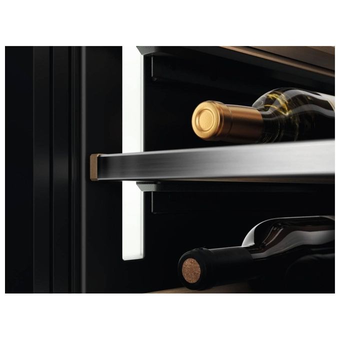 Electrolux EWUS018B7B Cantina Vino da Incasso Classe G Nero
