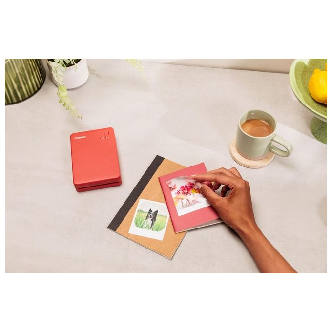 Canon Stampante portatile SELPHY QX20: per la stampa Wi-Fi direttamente dal tuo dispositivo smart. Stampa a sublimazione 2 formati di stampe con adesivo rimovibile e ricarica USB-C - Rosso