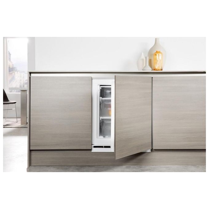 Whirlpool AFB 8281 Congelatore Verticale da Incasso Capacita' 91 Litri Classe Energetica F 82 cm Bianco